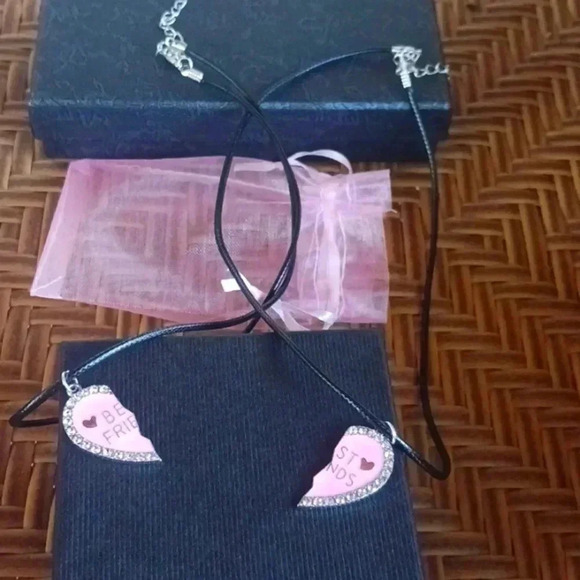 18 inch BEST FRIENDS necklace (2) ..NWT - Picture 3 of 4